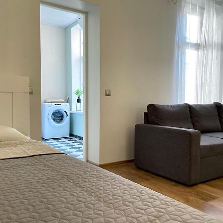 Spacious Holiday Apartment With Wifi And Parking Pärnu Exteriör bild