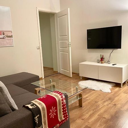 Spacious Holiday Apartment With Wifi And Parking Pärnu Exteriör bild