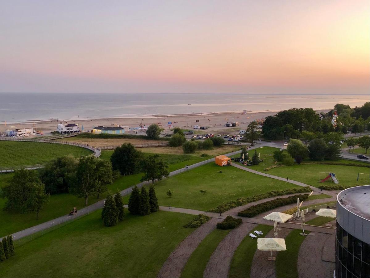 Spacious Holiday Apartment With Wifi And Parking Pärnu Exteriör bild